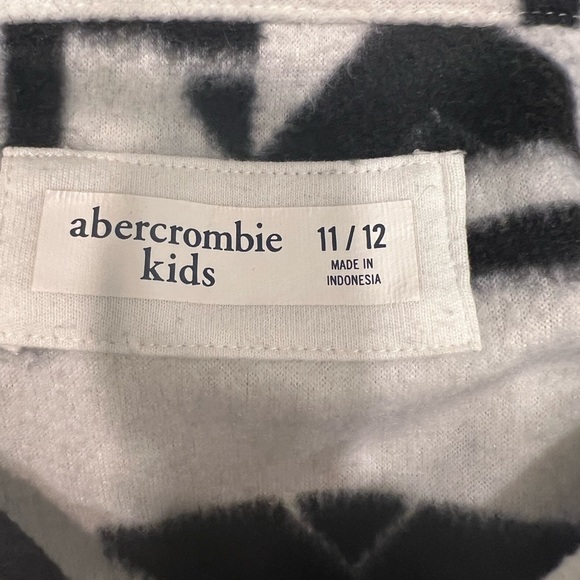 Fuzzy Abercrombie Hoodie - Picture 4 of 5